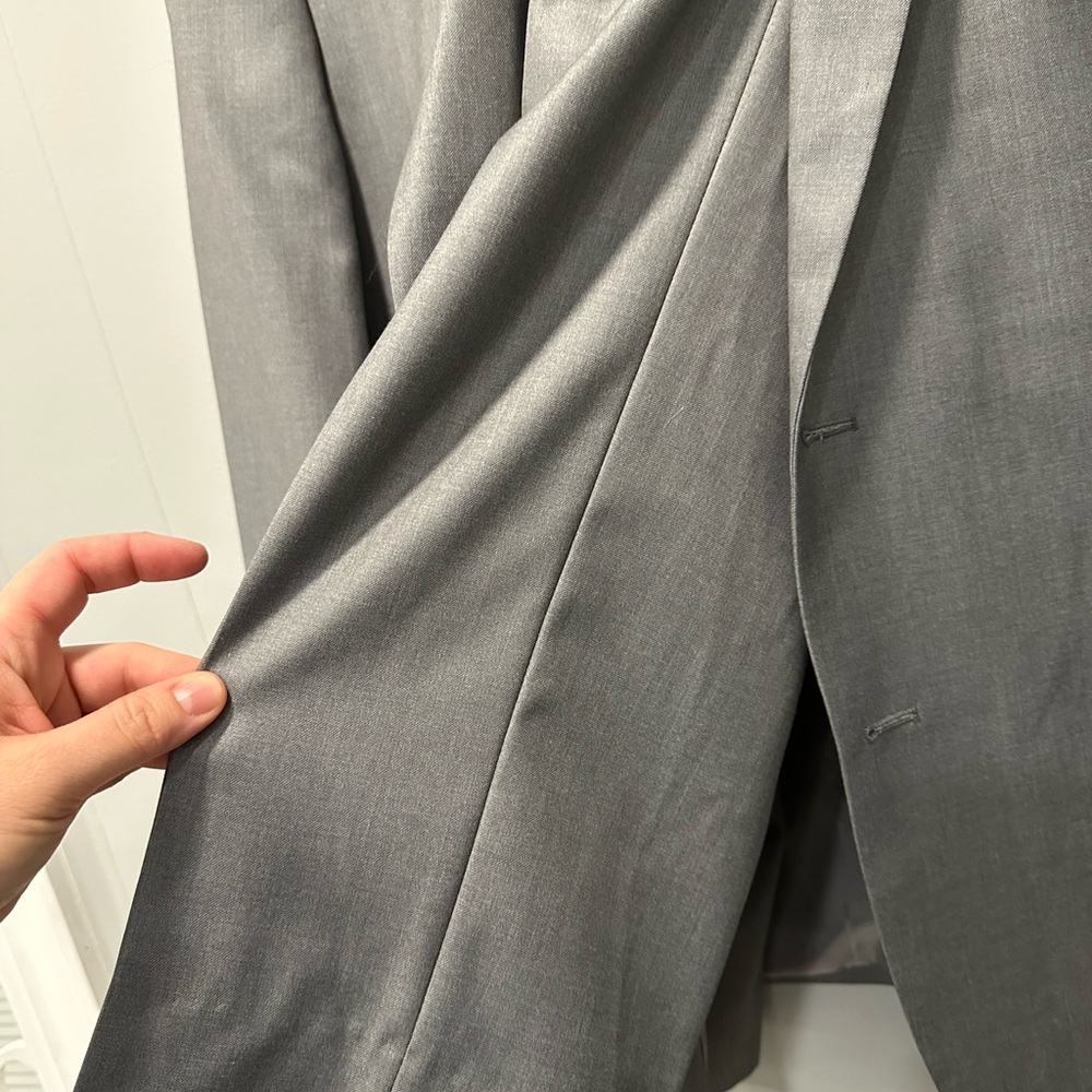 Men's Gray Suit - Picture 5 of 6